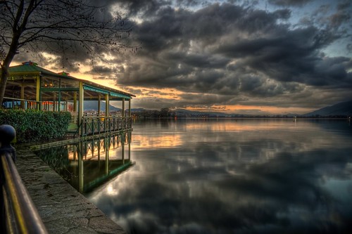 Sunset in Ioannina (Kyra Frosini)